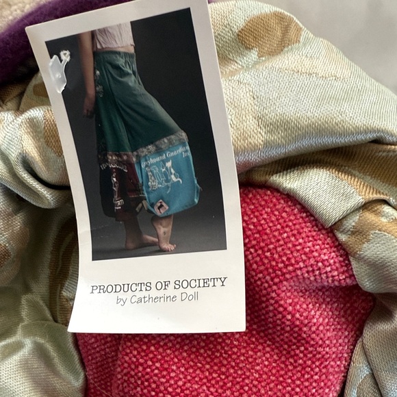 Elegant Multicolor Women's Hat with Faux Fur Trim - Picture 3 of 6